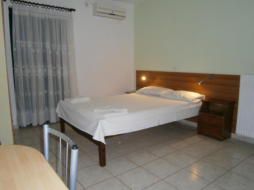 Petros 2* Poros (Kefalonia)