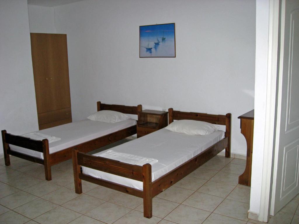 Petros Aparthotel 2*