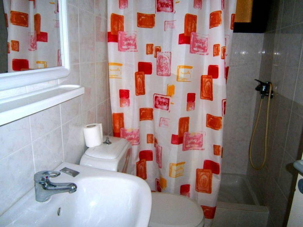 Petros Aparthotel 2*