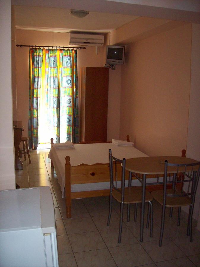 Aparthotel Petros